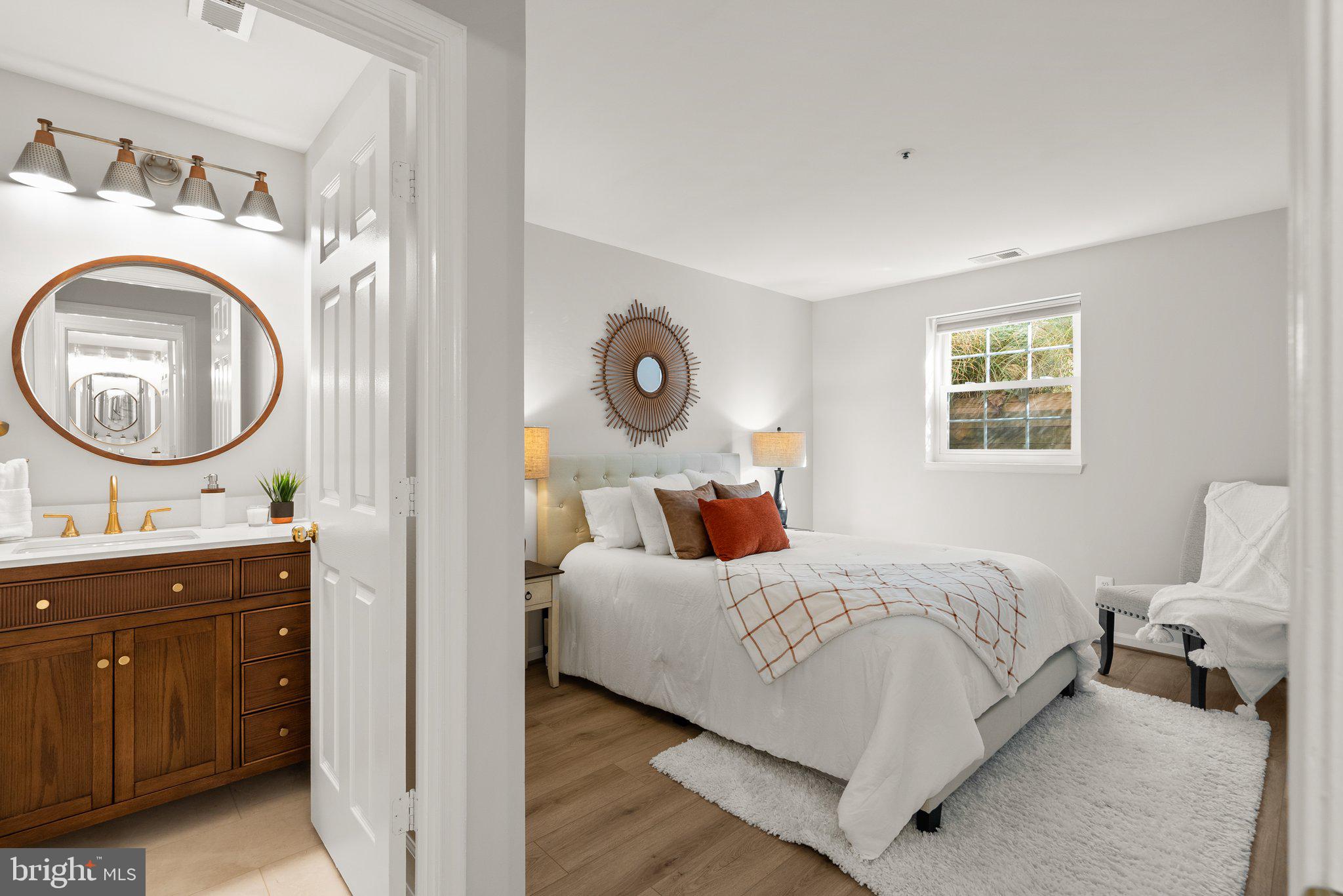 2822 Emma Lee St #102