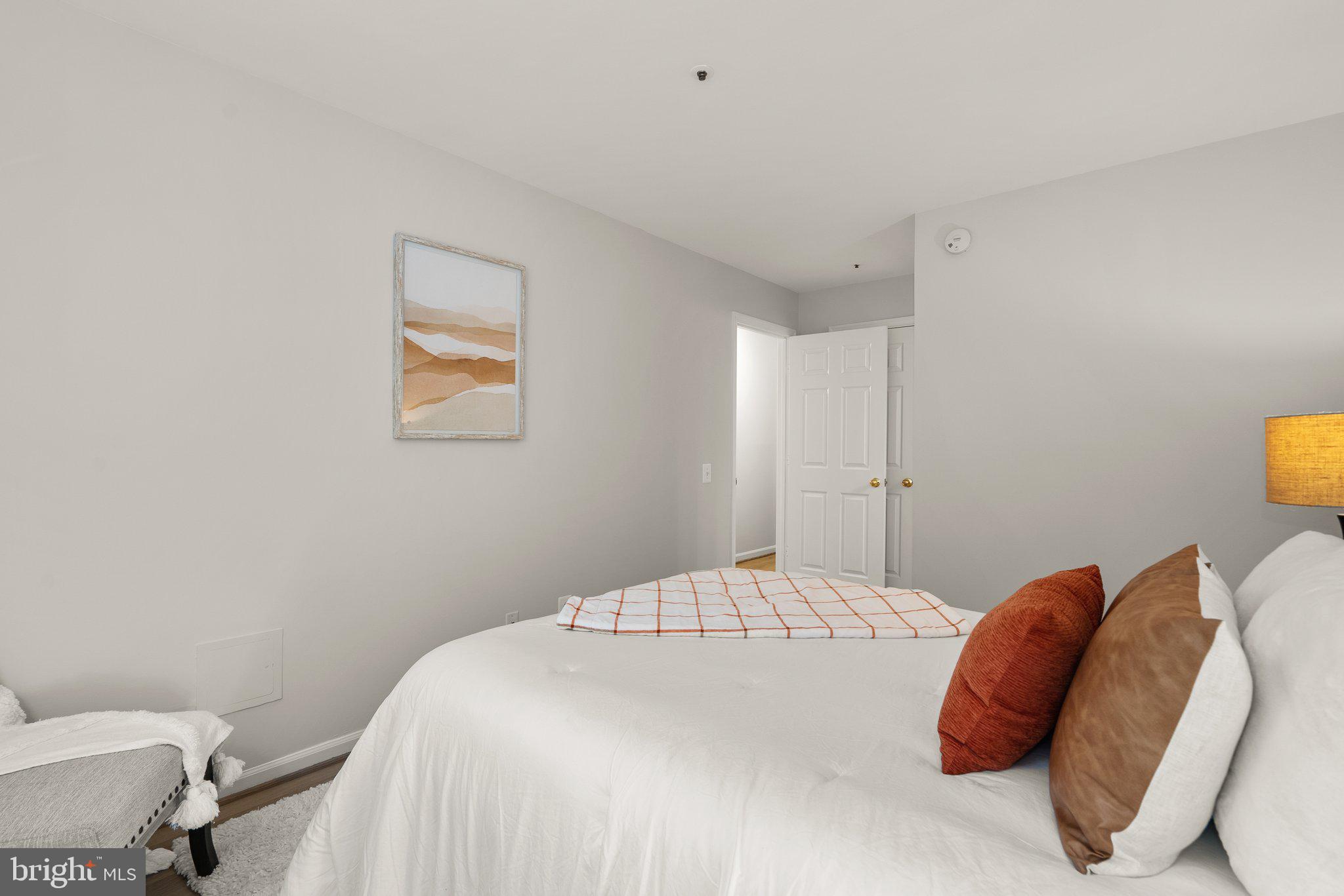 2822 Emma Lee St #102