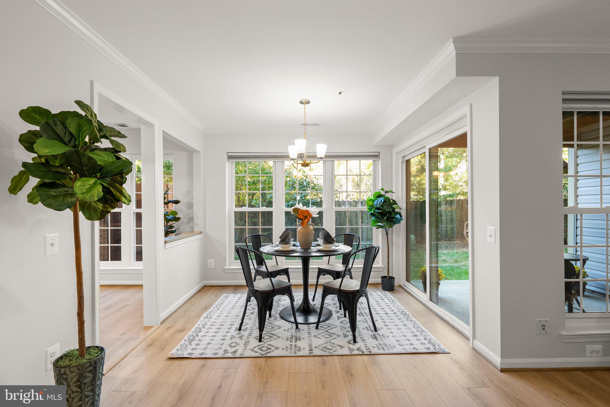 2822 Emma Lee St #102