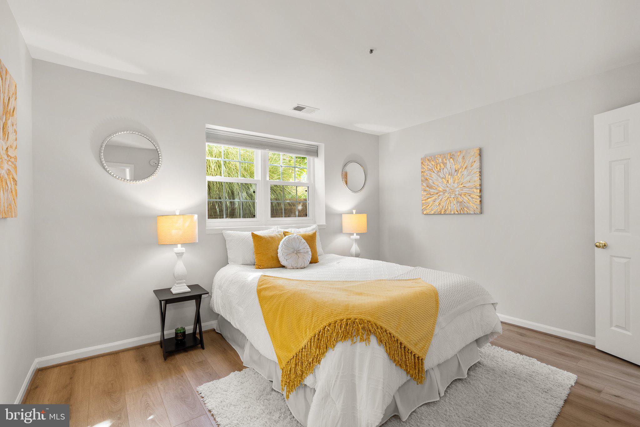 2822 Emma Lee St #102