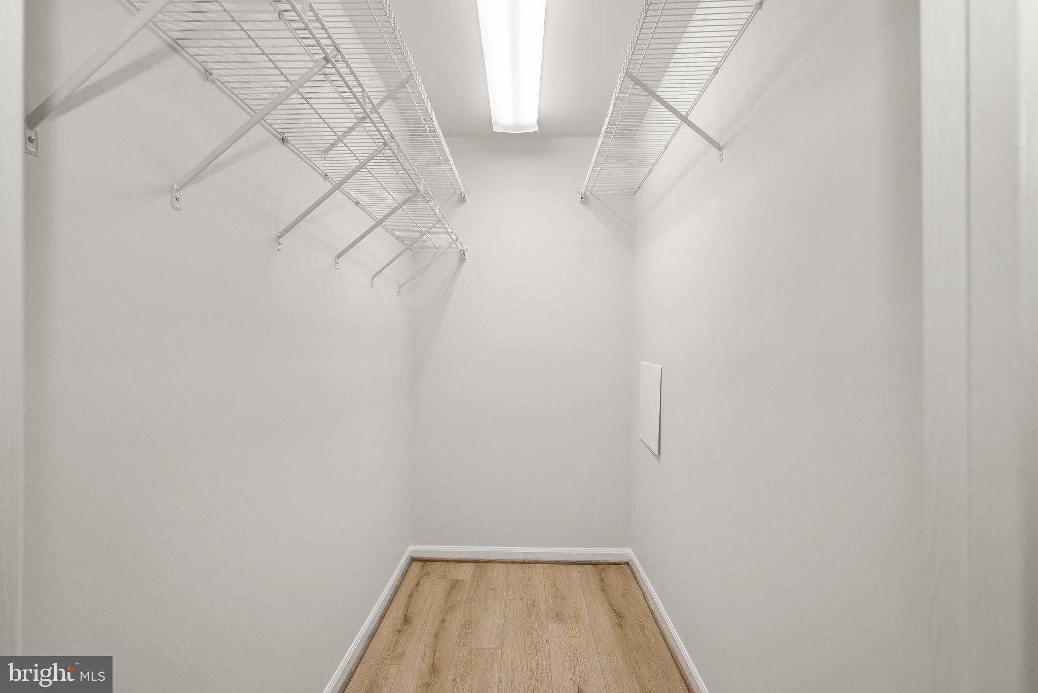 2822 Emma Lee St #102