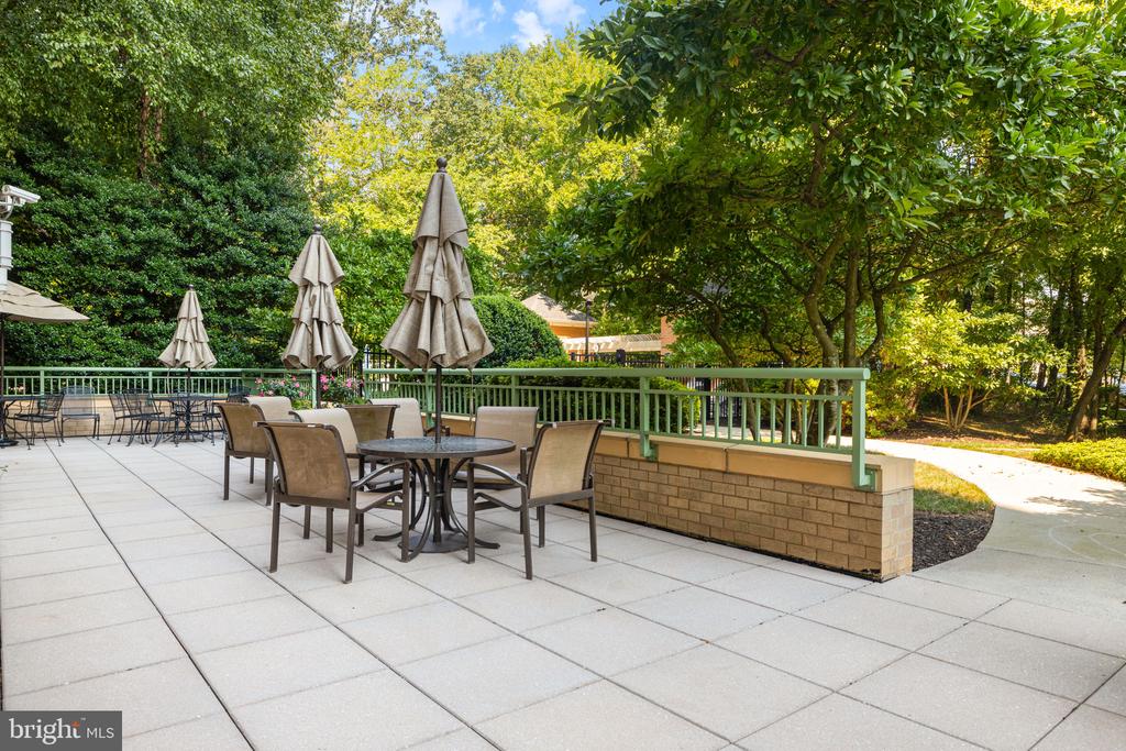 11776 STRATFORD HOUSE PLACE 1401