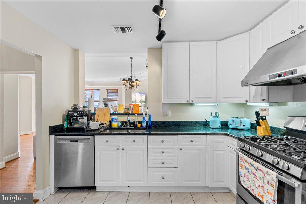 11776 STRATFORD HOUSE PLACE 1401