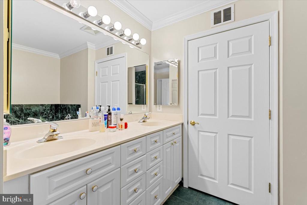 11776 STRATFORD HOUSE PLACE 1401