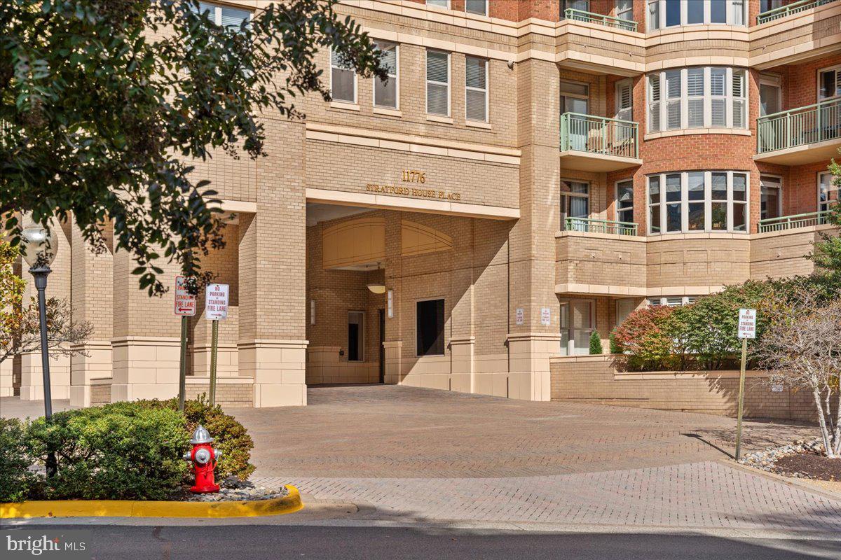 11776 STRATFORD HOUSE PLACE 1401