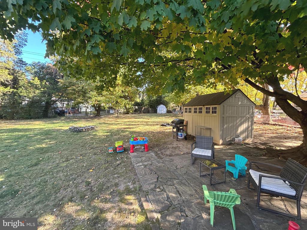 7427 Beulah St