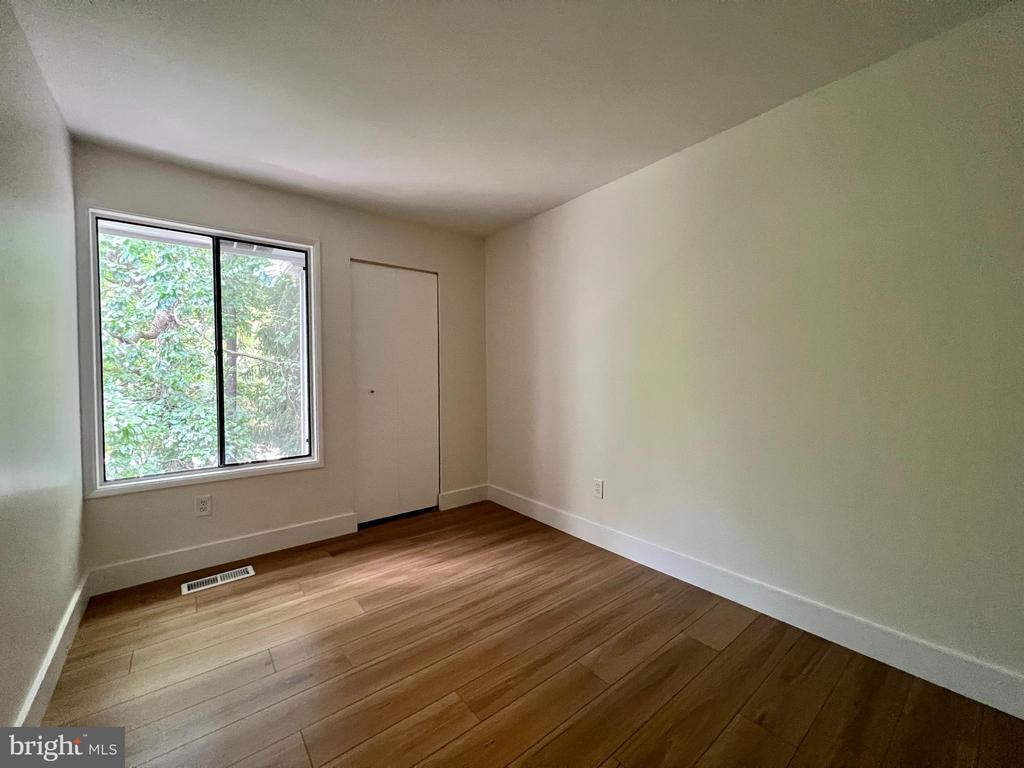 2246 SOUTHGATE SQ