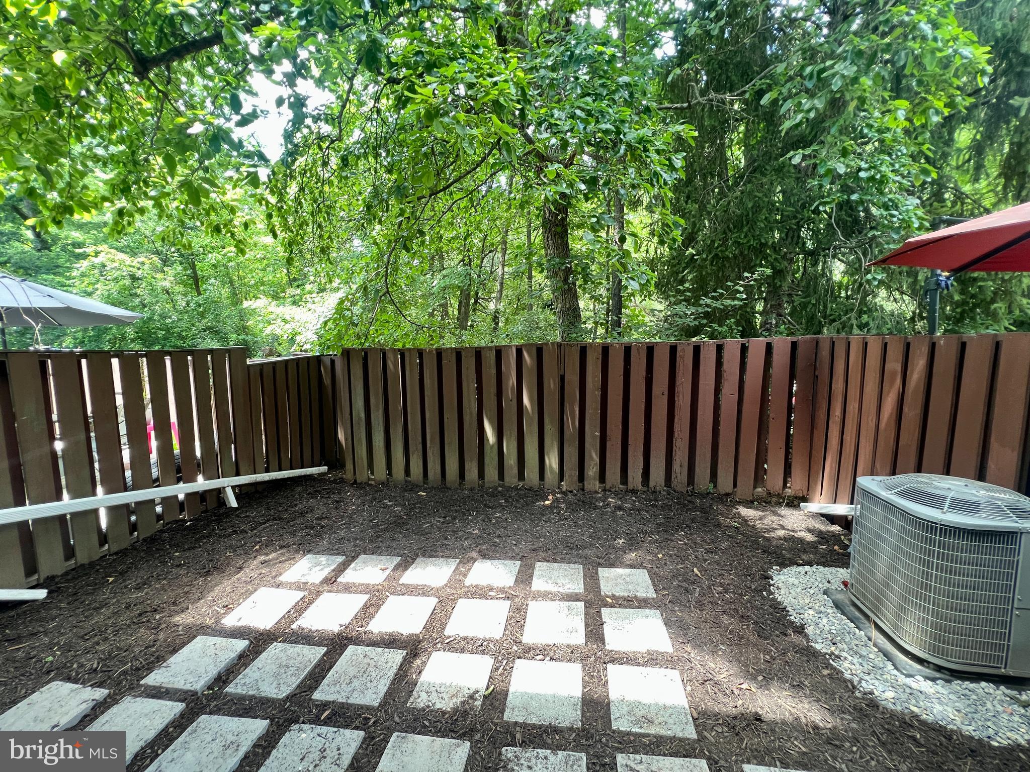 2246 SOUTHGATE SQ