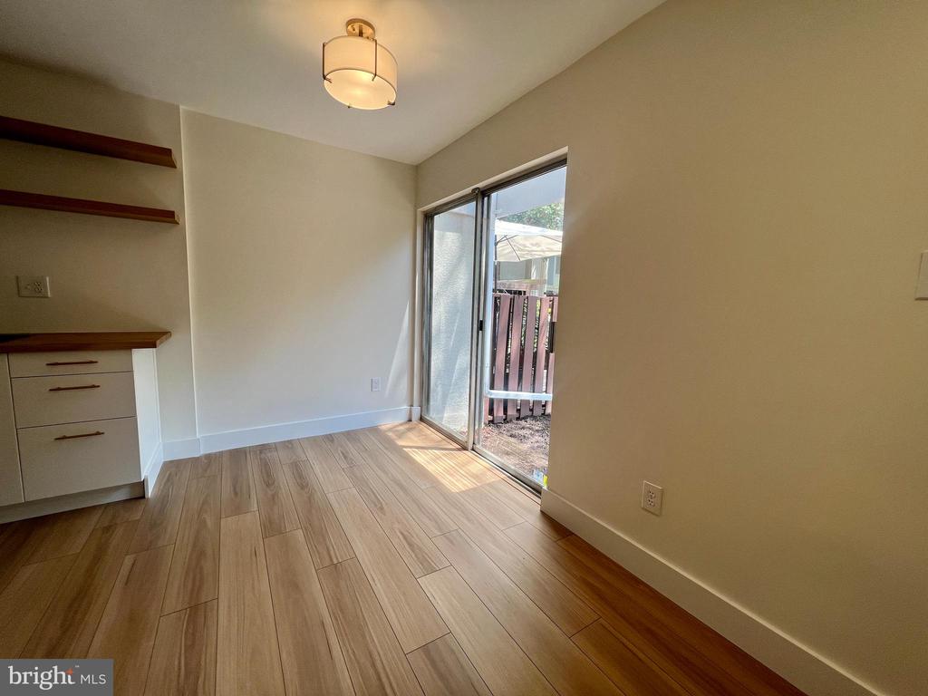 2246 SOUTHGATE SQ