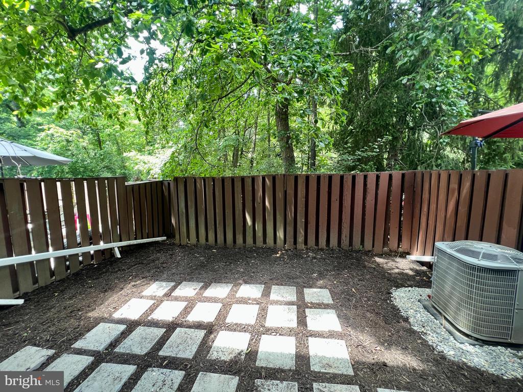 2246 SOUTHGATE SQ
