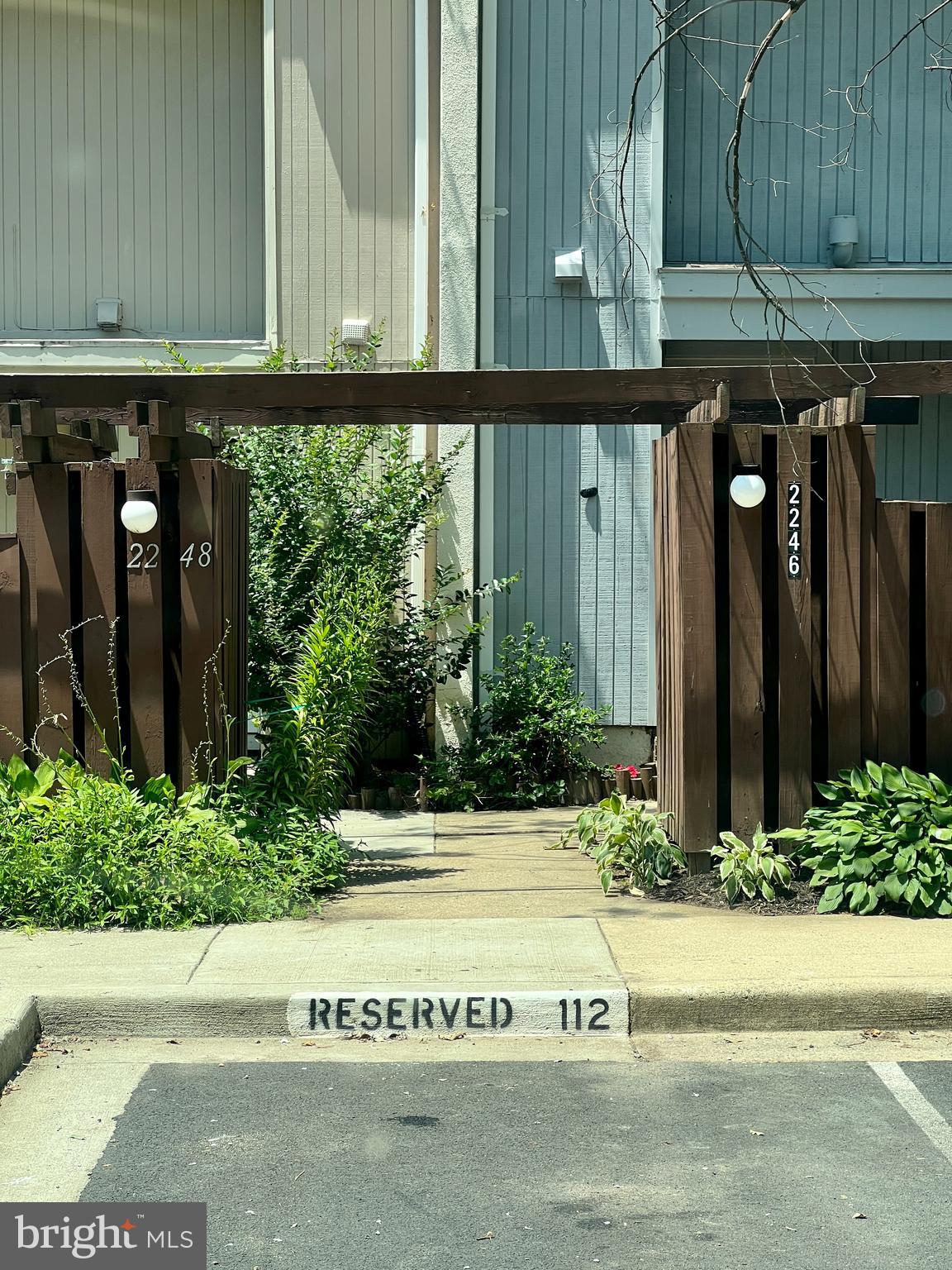 2246 SOUTHGATE SQ