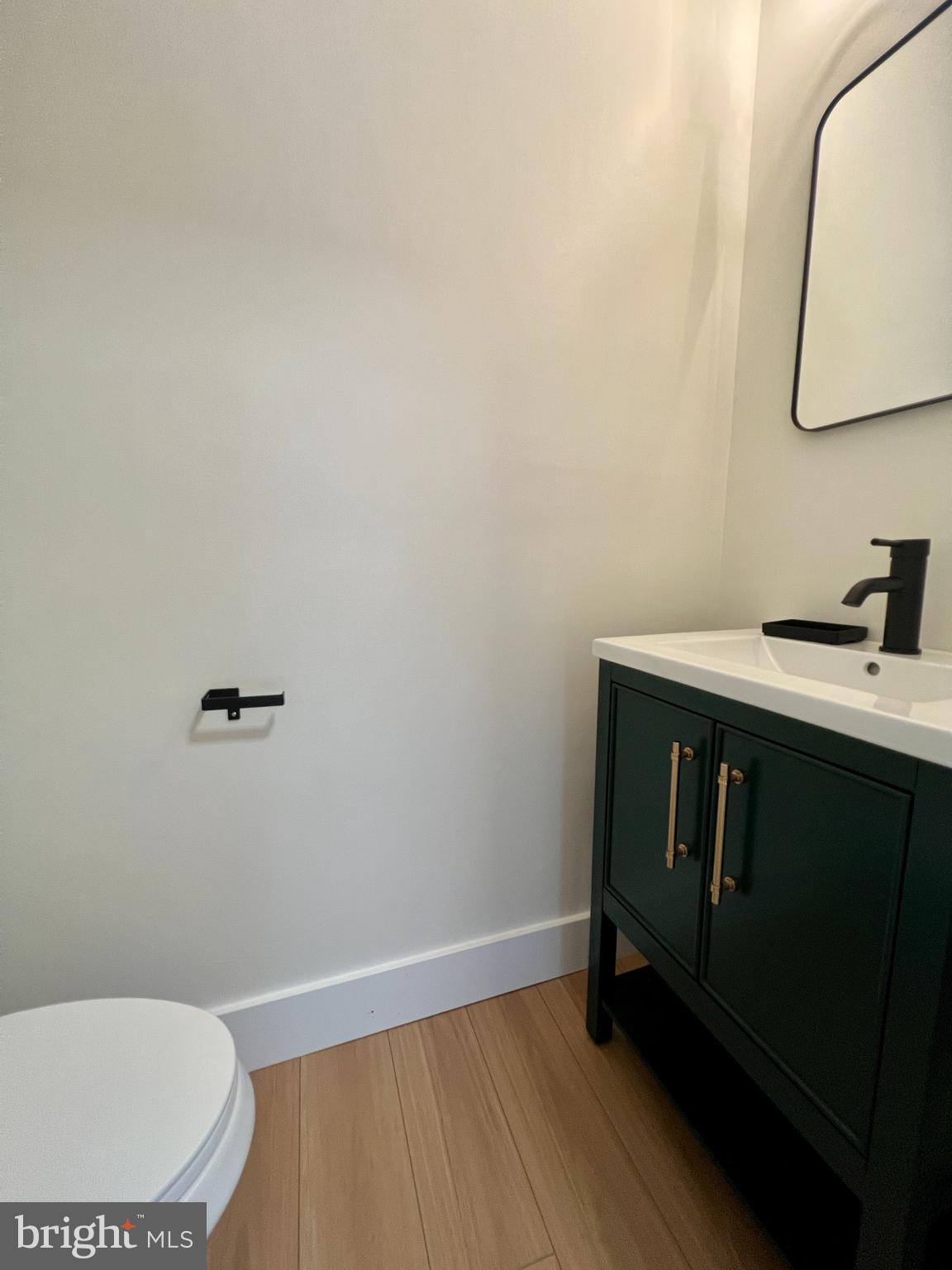 2246 SOUTHGATE SQ