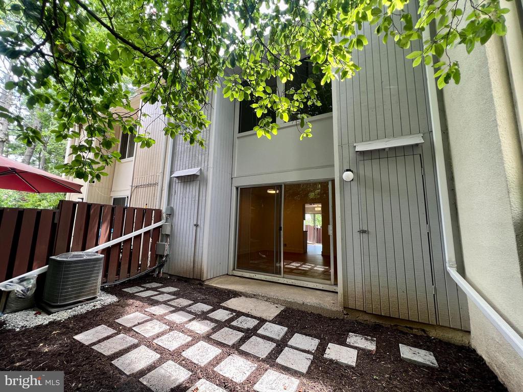 2246 SOUTHGATE SQ