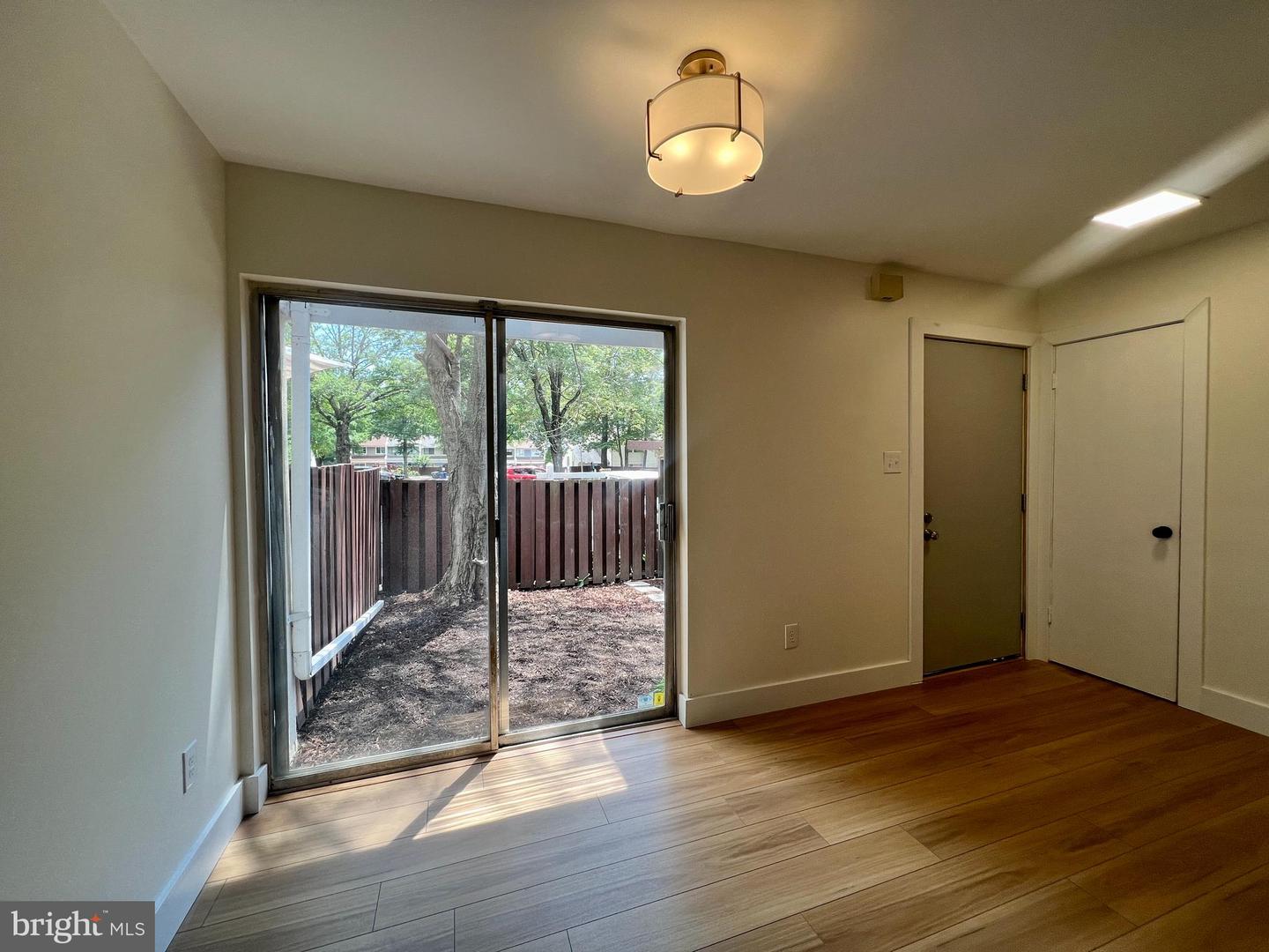 2246 SOUTHGATE SQ