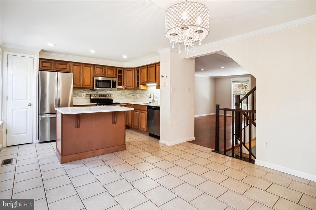 6504 ALEXIS LANE
