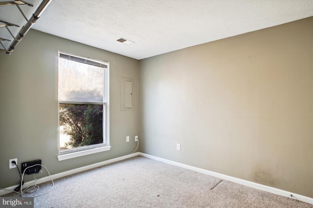 6504 ALEXIS LANE