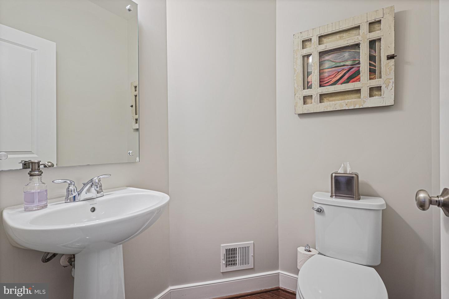 8341 Looking Glass Way