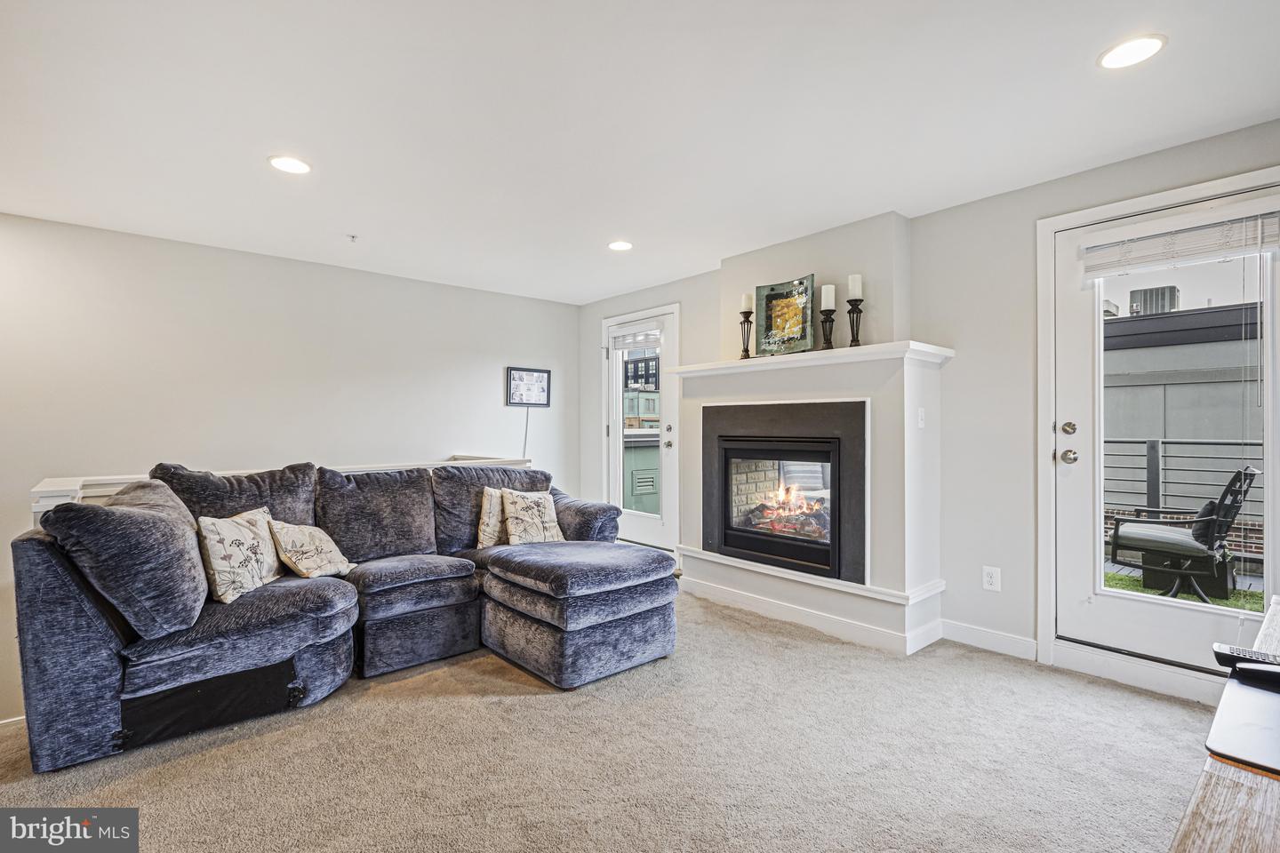8341 Looking Glass Way