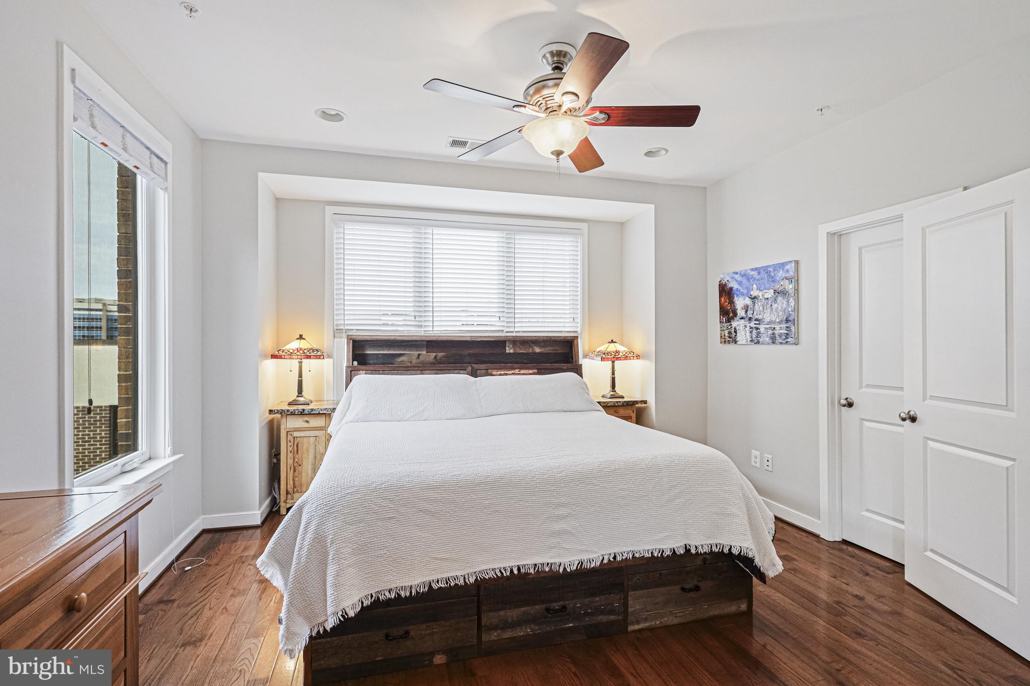 8341 Looking Glass Way