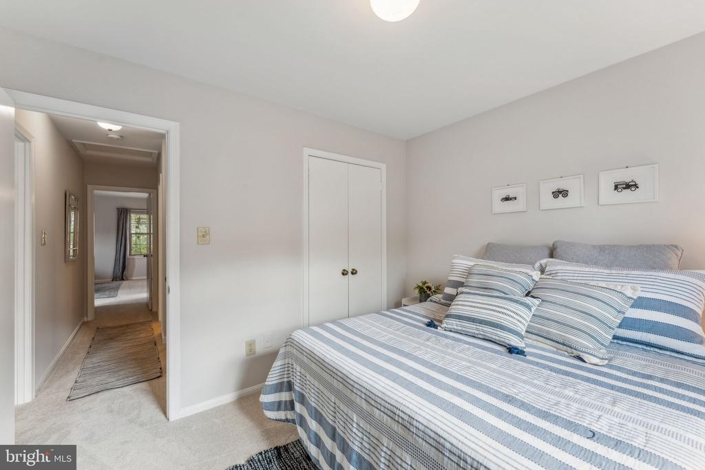 6513 Park View Ct