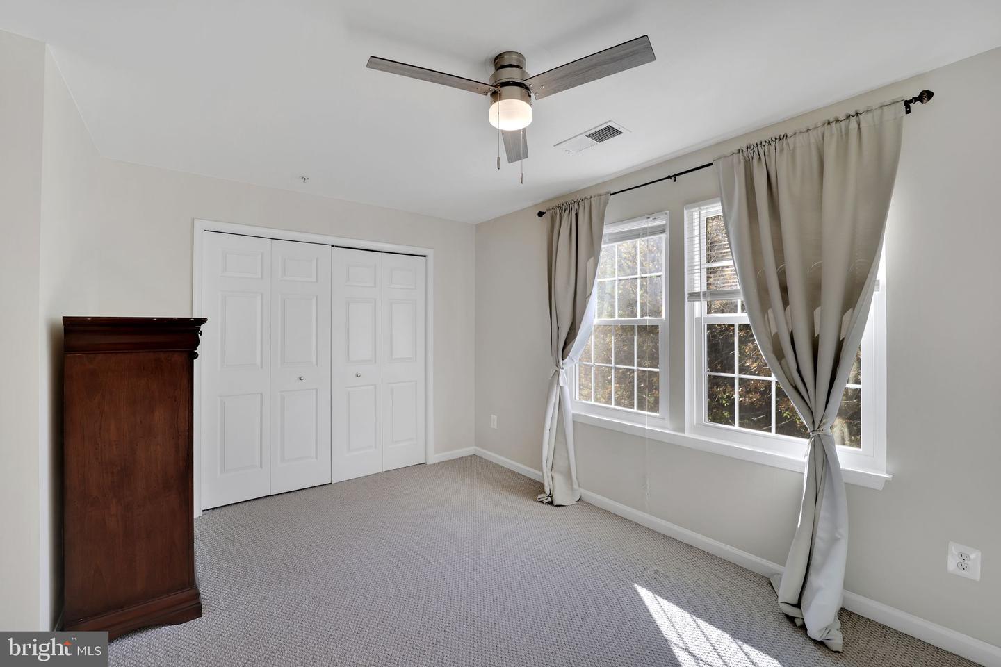 2981 HUNTINGTON GROVE SQ