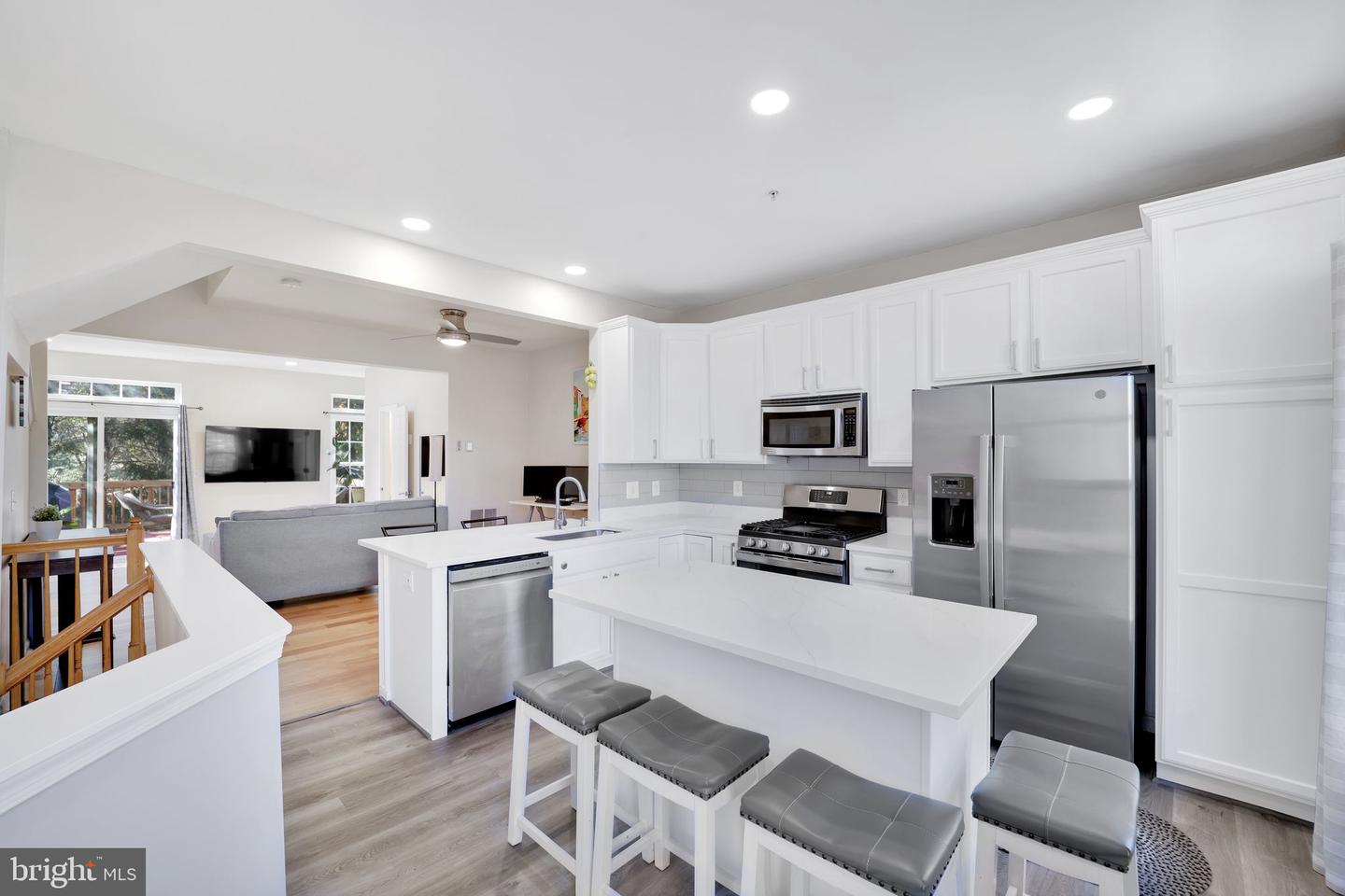 2981 HUNTINGTON GROVE SQ