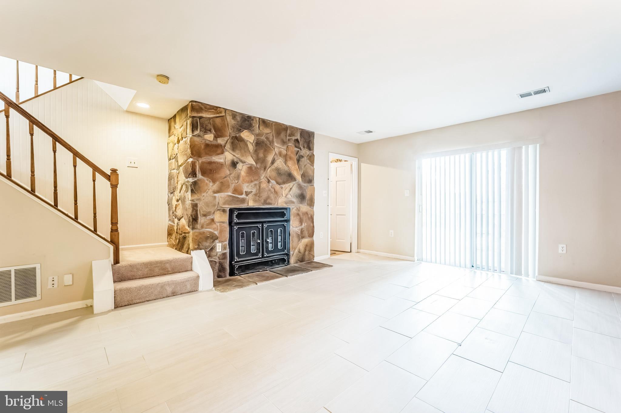 7829 MOUNT WOODLEY PL