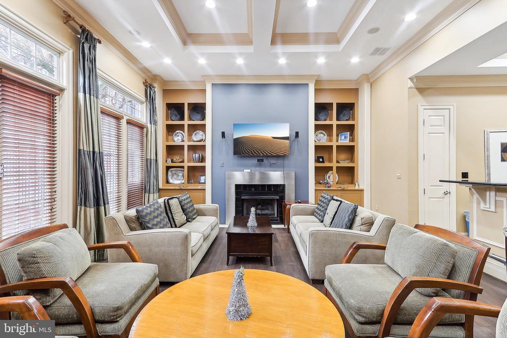 3009 NICOSH CIRCLE 4410