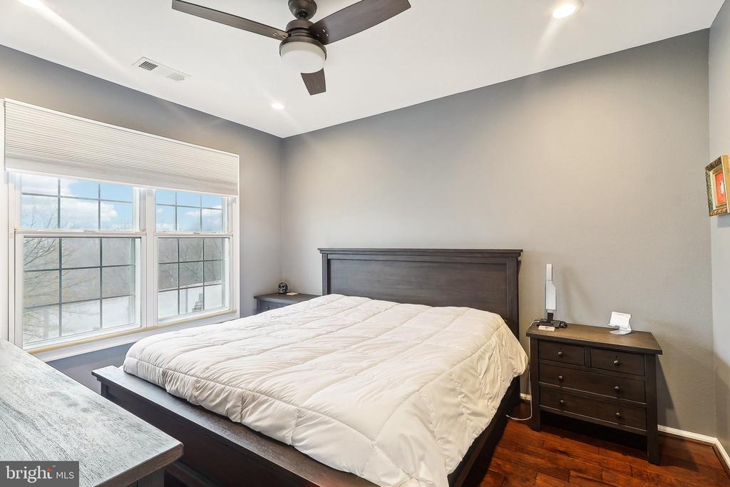 3009 NICOSH CIRCLE 4410