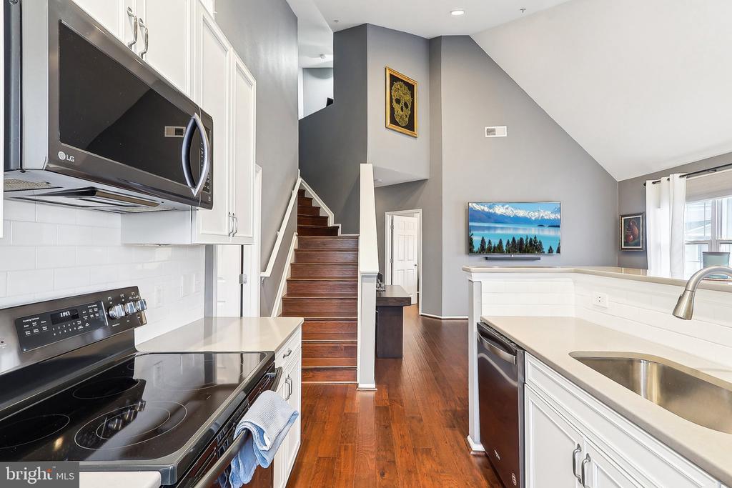 3009 NICOSH CIRCLE 4410