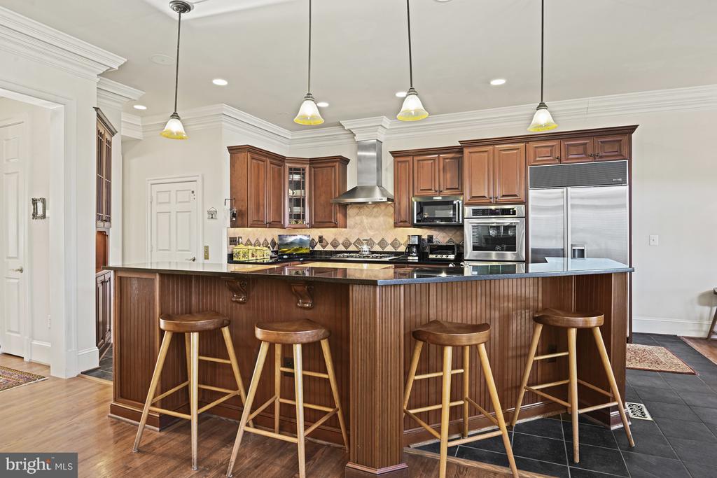 7218 Farm Meadow Ct