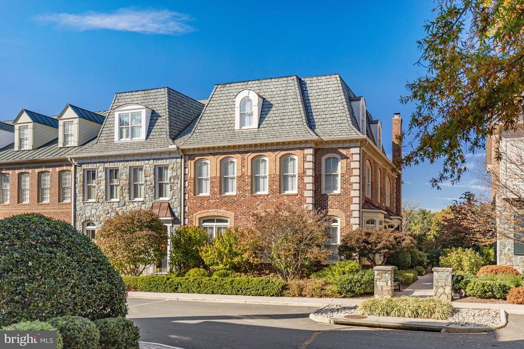 7218 Farm Meadow Ct