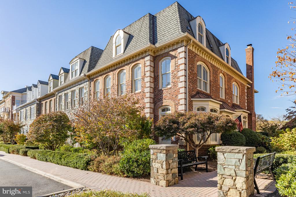 7218 Farm Meadow Ct