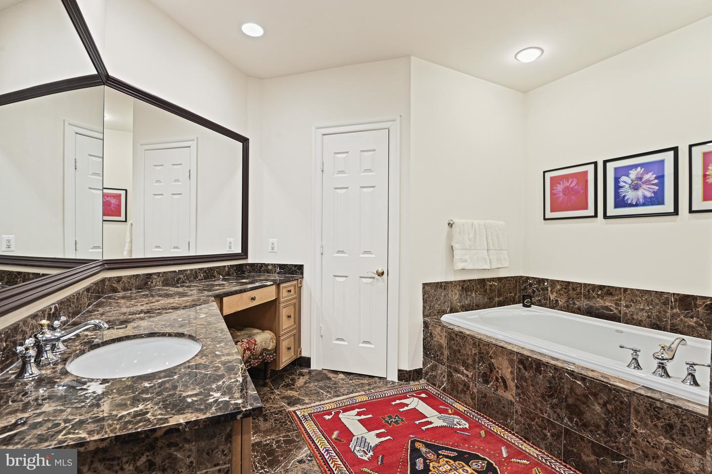 7218 Farm Meadow Ct