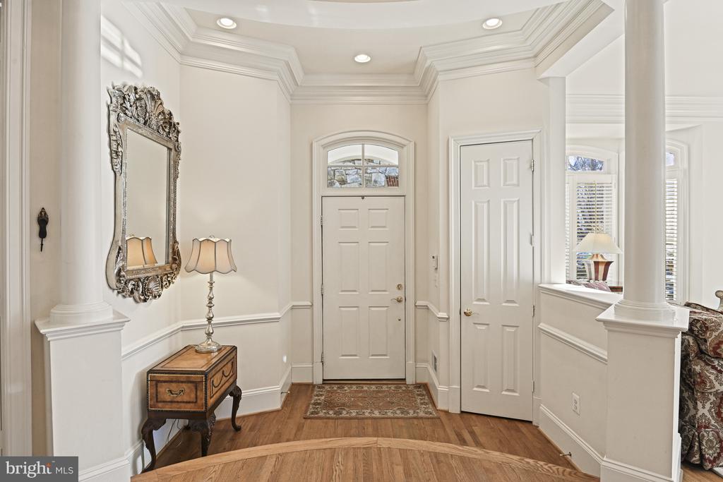 7218 Farm Meadow Ct