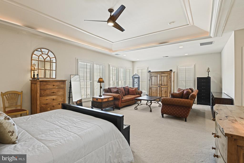 7218 Farm Meadow Ct