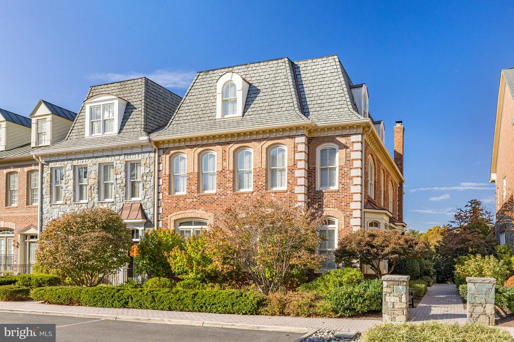 7218 Farm Meadow Ct