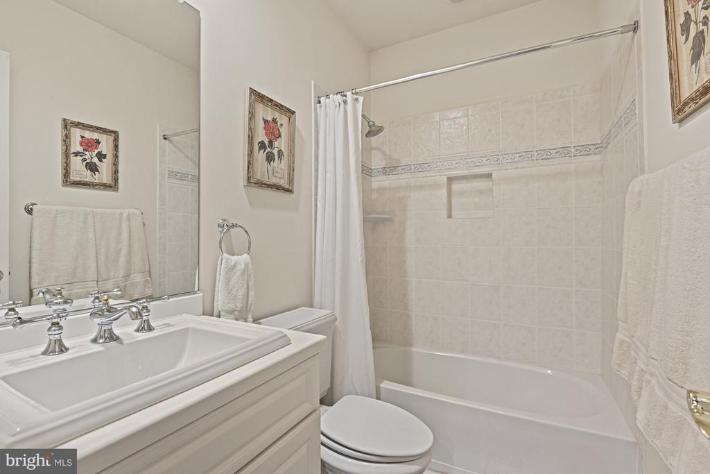 7218 Farm Meadow Ct