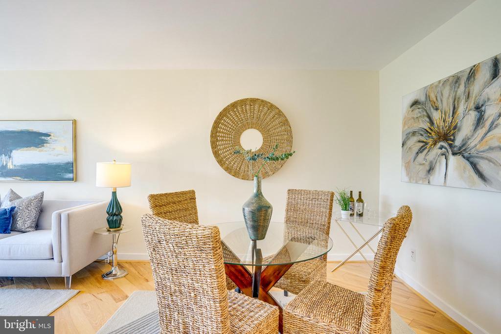 11400 WASHINGTON PLAZA W 802