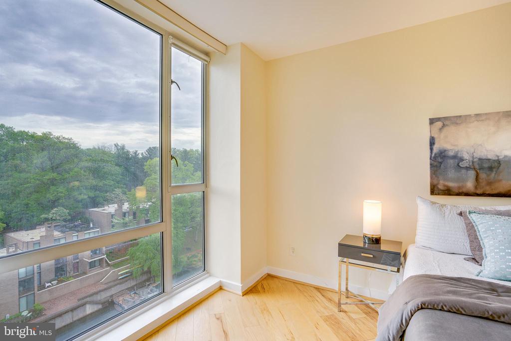 11400 WASHINGTON PLAZA W 802