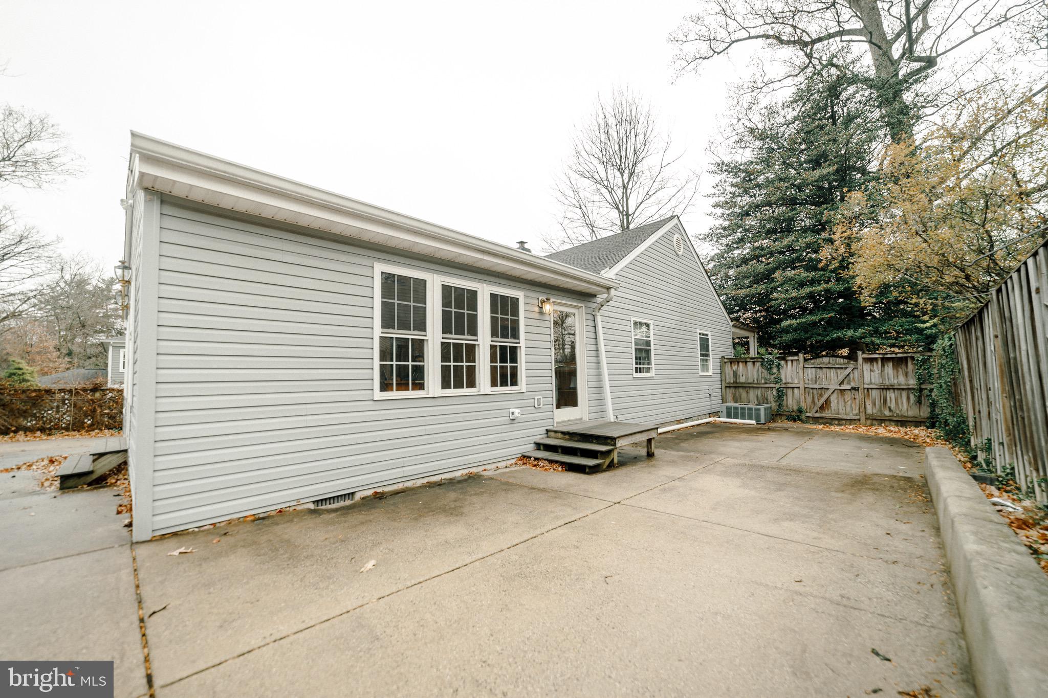 2005 Griffith Rd