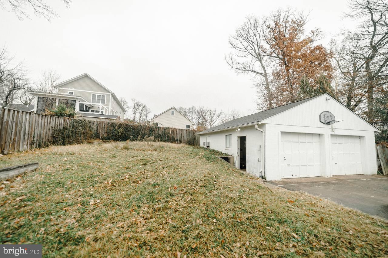 2005 Griffith Rd
