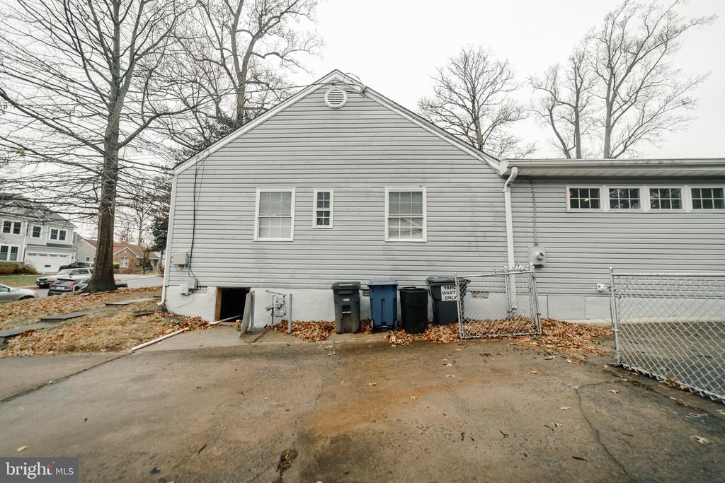 2005 Griffith Rd