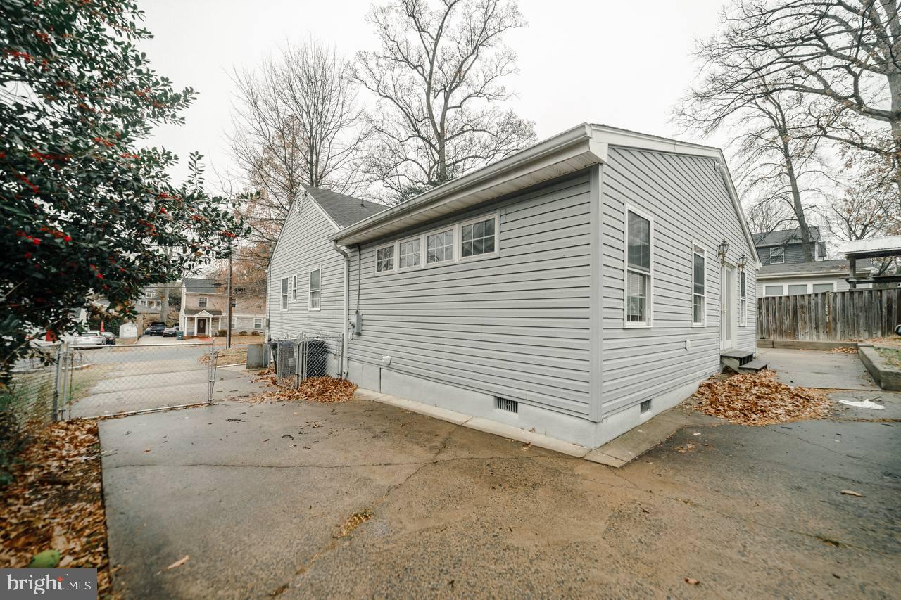 2005 Griffith Rd