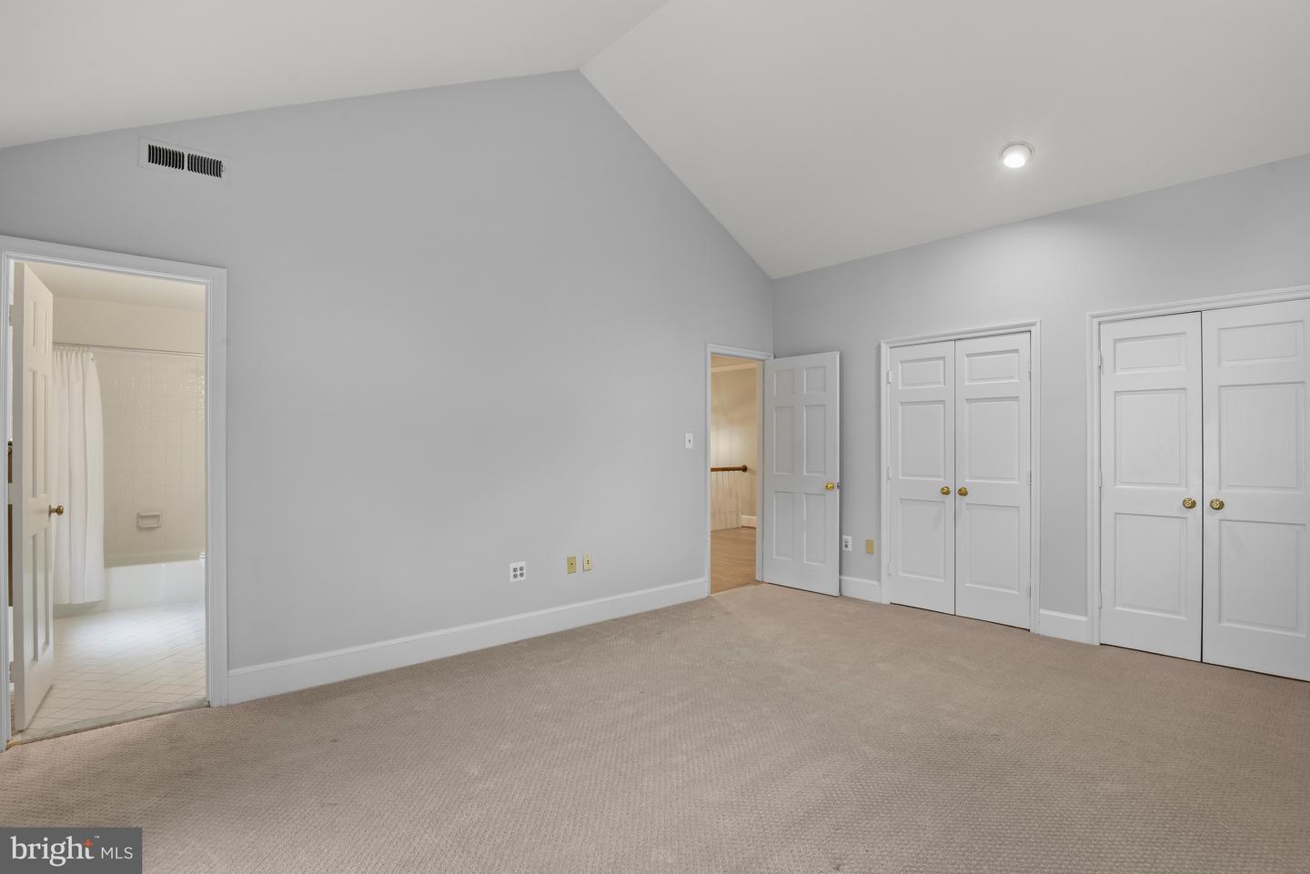 7008 Green Oak Dr