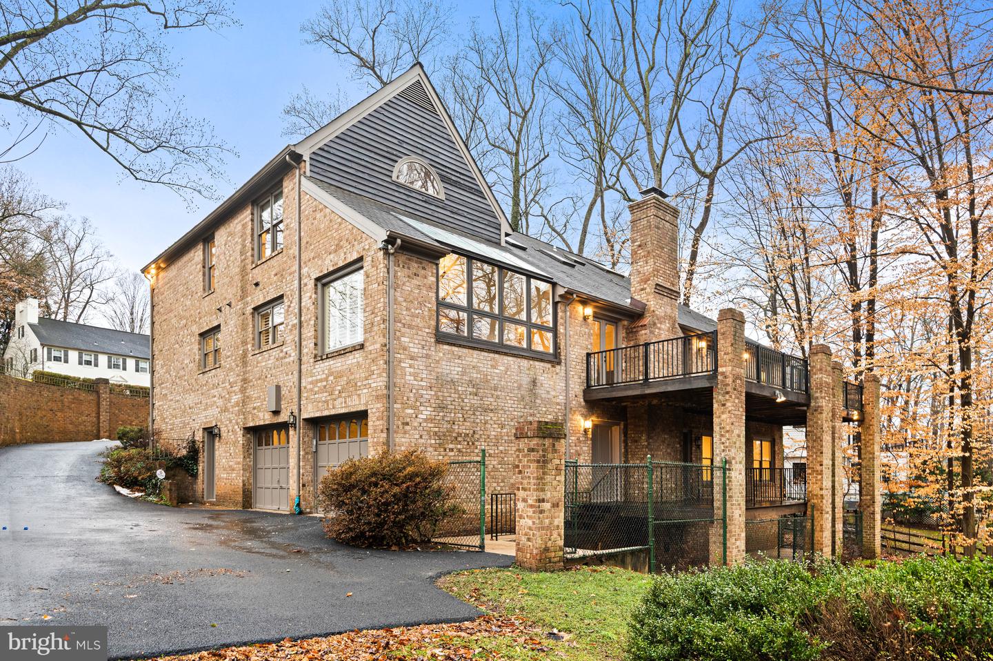 7008 Green Oak Dr