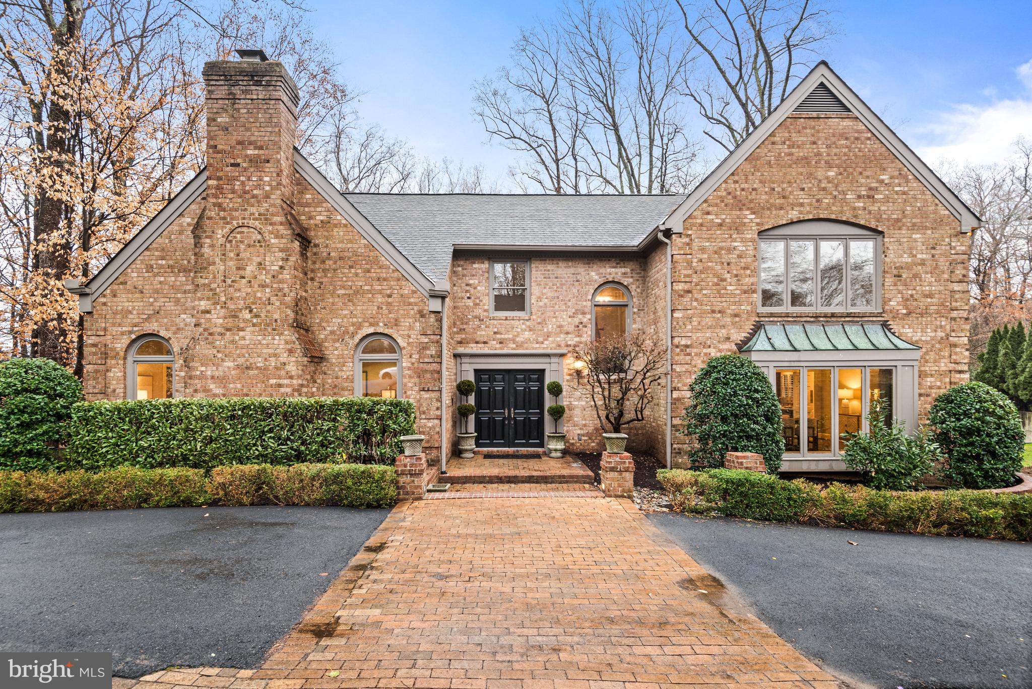 7008 Green Oak Dr