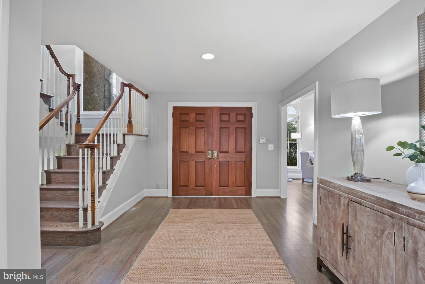 7008 Green Oak Dr