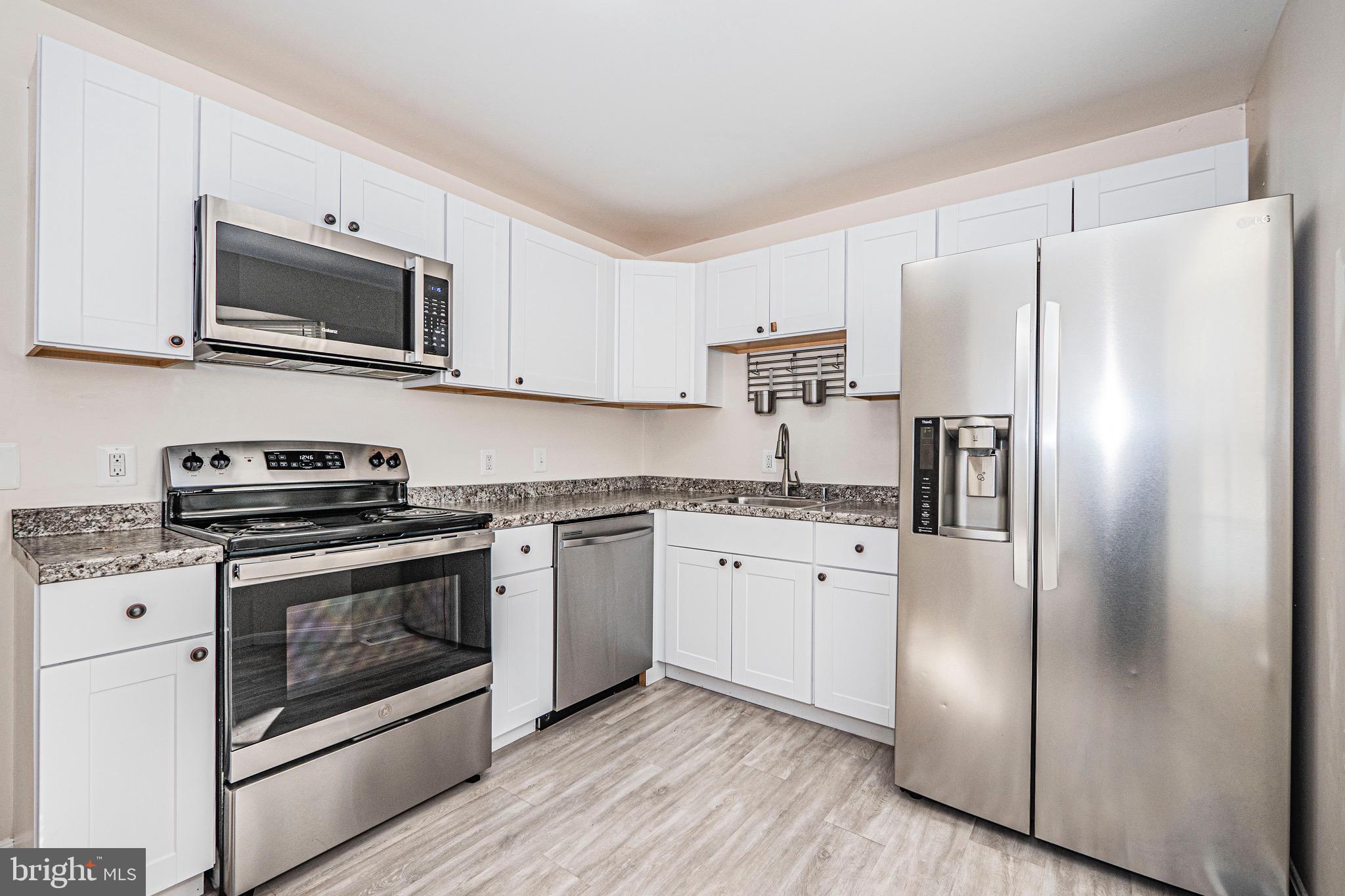 2382 BRANLEIGH PARK COURT