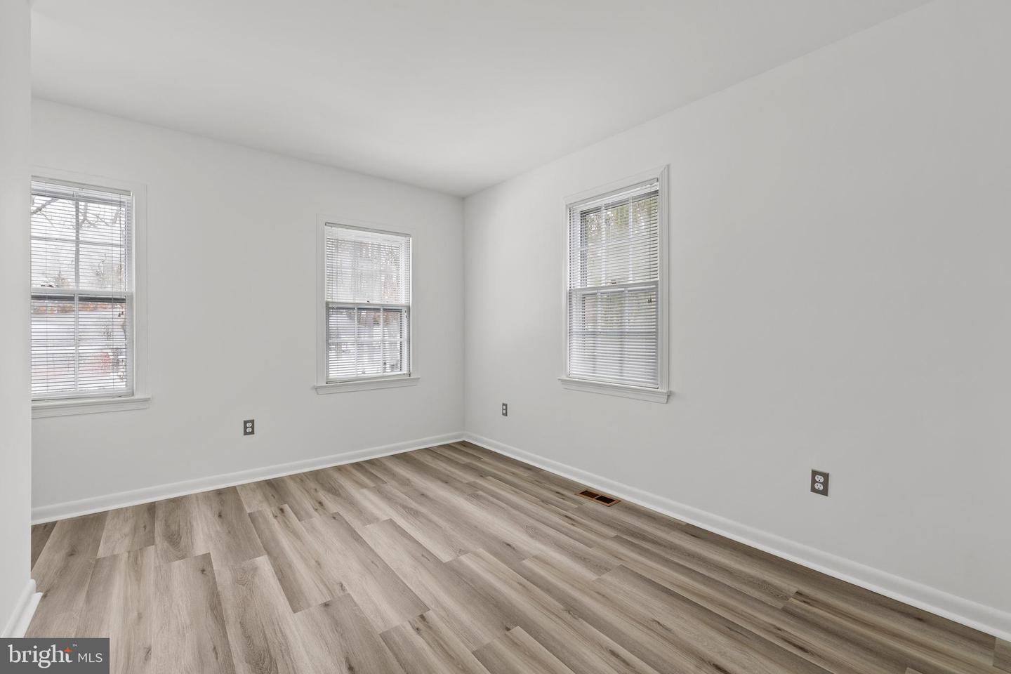 8401 CENTRAL AVE